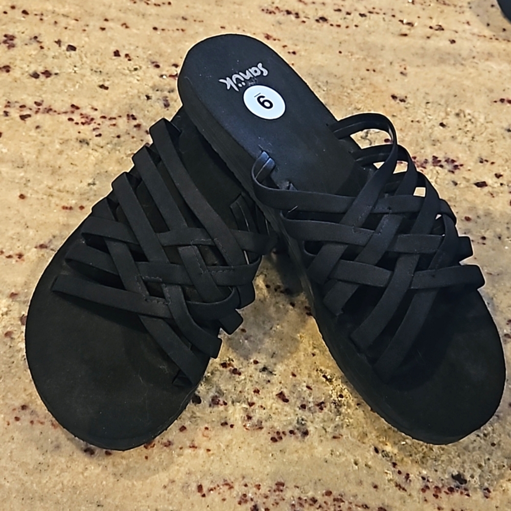 Sanuk slides